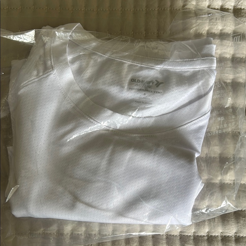 Old Navy White Short Sleeve Tee